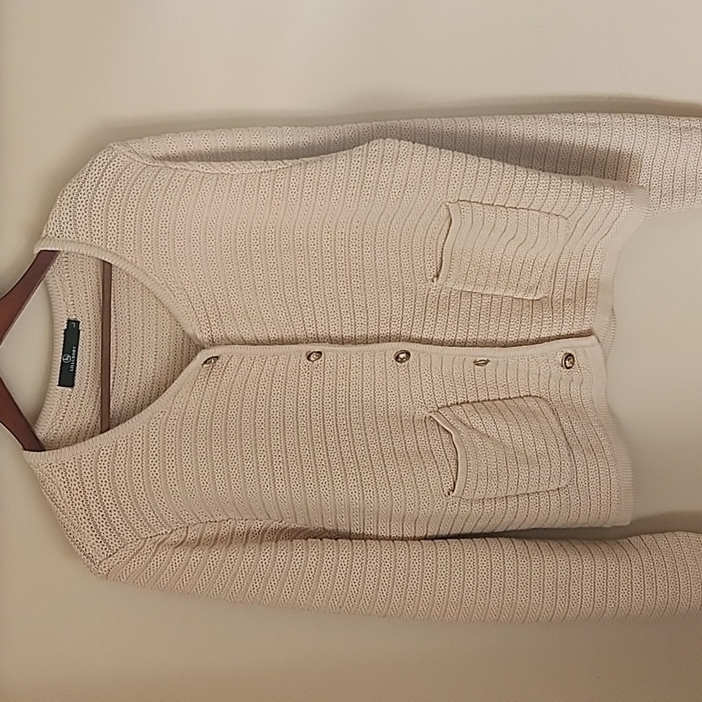 Lillusory sweater